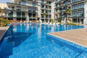 Waves - Luxurious Comfort with City Views in Oxford 212